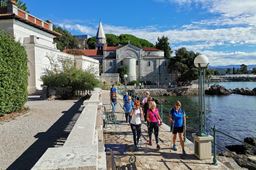 Aktive Spaziergänge und Nordic Walking