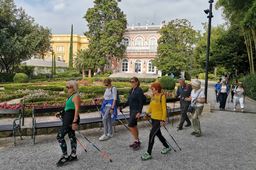 Guided active walks and nordic walking