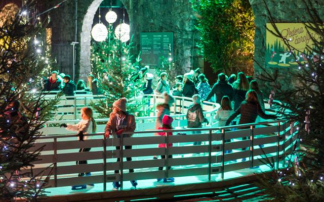 Eiszauber und Weihnachtsmarkt