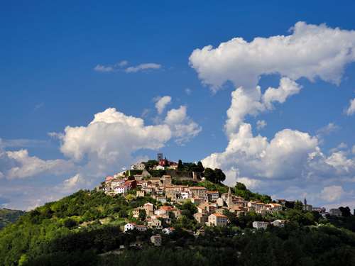 Scoprite le bellezze di Colmo (Hum) e Montona (Motovun)