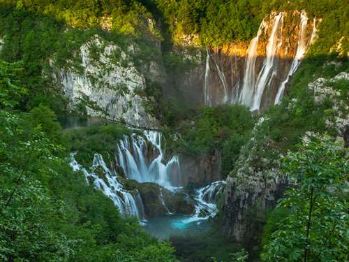 Besuchen Sie den Nationalpark Plitvicer Seen 